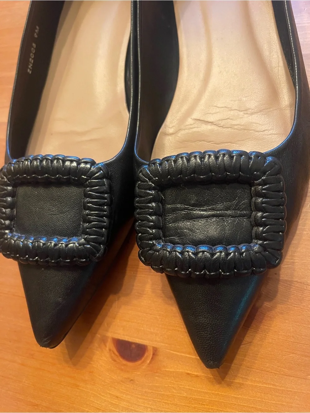Aquatalia Jena Black Leather Pointed Toe Flats Shoes Buckle Accent Sz 8.5-9